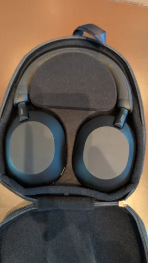 As good as new Sony WH-1000XM5