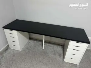 مكتب ايكيا ikea بحالة الجديد للبيع