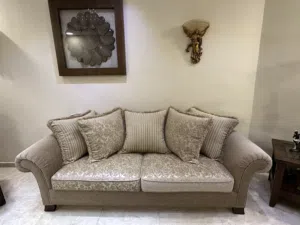 طقم صالون بحالة ممتازة