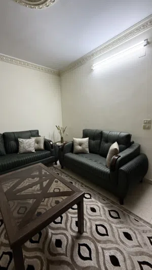 طقم كنب بحالة ممتازة