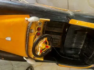 سيارة اطفال