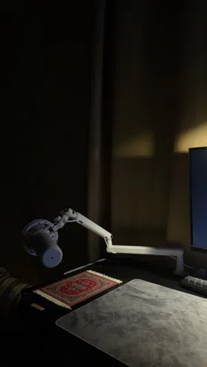 مايك كوادكاست اس مع (ستاند فايفاين) باللون الابيض(Hyperx QUADCAST S ) تقدر تاخذ واحد منهم إذا يناسبك