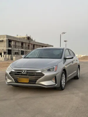 هيونداي ألنترا 2020 SE ذهبي