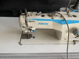 مكينة خياطة واحدة درزة والثانية درزي تين