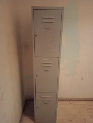 دولاب ملابس حديد