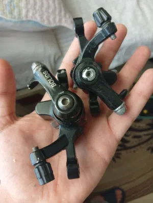 للبيع فرامل ديسكات للعجل 3 دينار غير قابل للتفاوض +سعر التركيب for sale bike disc brake caliper 3kd