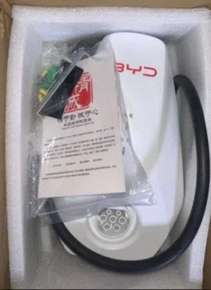 شاحن 32 ثابت بي واي دي اصلي جديد byd