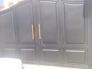 أعمل جميع الحدادة. كما يوجد دهان ماكينة لاسقف القراميط