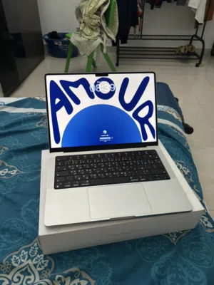 NEW MacBook Pro M3 512 GB OFFICIAL APPLE WARRANTY 100% battery LIKE BRAND NEW CONDITION