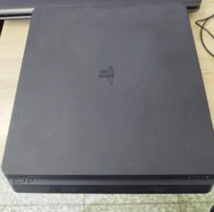 جهاز بلي 4 للبيع بلا ملحقات