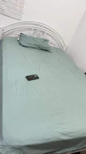 سرير مع الماترس ماله
