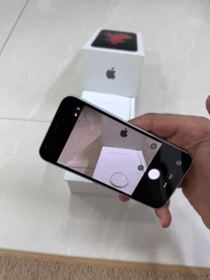 ايفون 12 مني ف قمه النظافه ف حاله وكاله ممتاز للتصوير و الالعاب مساحه 128 ف ابوظبي بسعر 950 للجادين