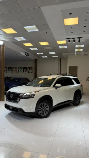 Used Nissan Pathfinder in Ajman