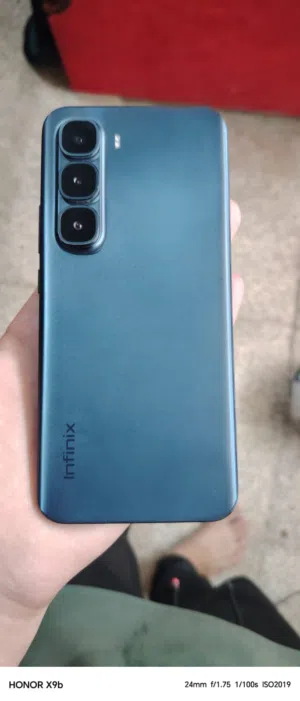 Infinix hot 60 pro plus نضيف جدا بحالة فوق الممتازة