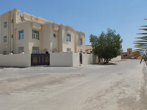 395 m2 More than 6 bedrooms Villa for Sale in Al Dakhiliya Nizwa