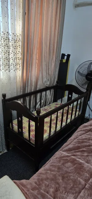 تخوت اطفال مستعمله شئ بسيط للبيع بسعر مغري