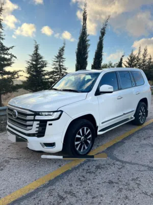 تويوتا لاند كروزر V8   VX  2014 فل كامل 4600CC محول 2024 في مدينه السلط