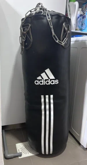 أكياس ملاكمه جديده في أحجام مختلفة واسعار مختلفة 120-150 على حسب الحجم