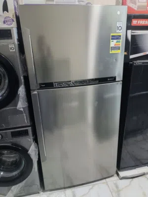 ثلاجه LG إنفرتر بنص سعرها 592 لتر 21 قدم سيلفر خاصية بلازما للحافظ ع الطعام من البكتريا  شاشة ديچتال