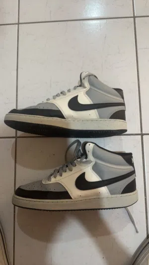 original nike high dunks size 42.5 in great condition with box