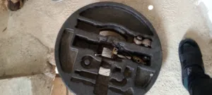 موجود قطع غيار نيسان سيلفي غطا محرك فيه طعج بسيط من الزاويه زاد كعكات زاد بوكس فلين تاع الجنط السبير