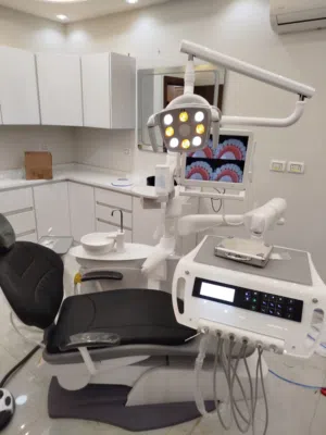 كرسي اسنان الحجم الكبير نوع cx 8900 كفاله سنه شامل جميع الاضافات شاشه كاميرا قبضات حماله فاين وكاسات