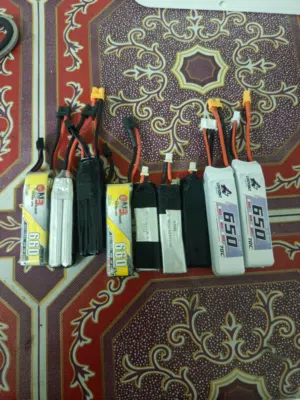 لدي بطاريات اشكال وانواع
