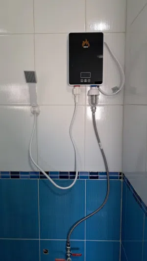 سخان ماء فوري ديجيتال ماركة eco سخان eco يغذي نقطة أو نقطتين بجانب بعض مثال : دش أو دش و مغسلة أ