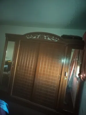 خزانة ملابس
