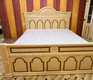 سرير مستعمل للبيع
