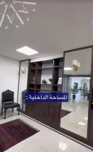 مكتب تجاري فاخر للبيع في أفضل مواقع المقابلين