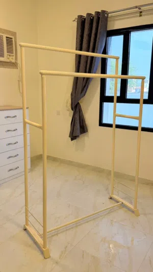 علااق ملابس استخدام بسيط سبب البيع يوجد ثاني مطول 10 ريال