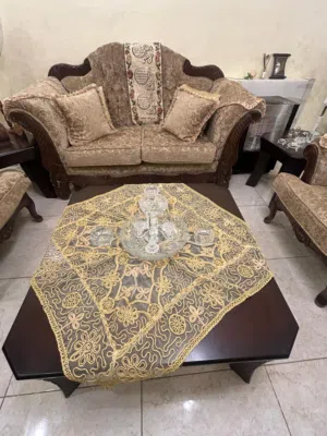 طقم كنب ضيوف بحاله ممتازه