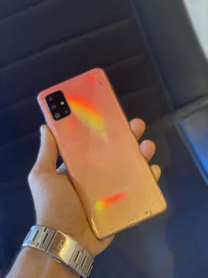 A51 للبيع جهاز نظيف
