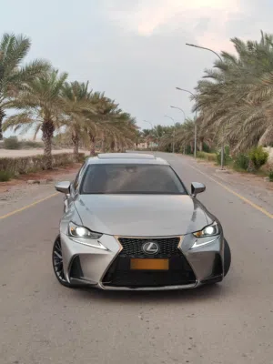 لكزس  IS 200t