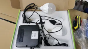 إنارة وشحن بدون كهرباء ، بالطاقة الشمسية