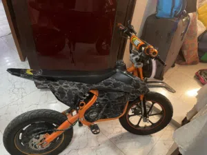 سكوتر كهربائي بحالة جيدة جدا استخدام شهرين سبب البيع السفر