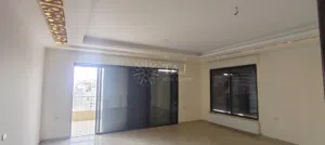 شقة مميزة طابق اخير مع روف للايجار في خلدا مع اطلالة