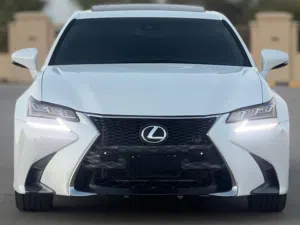 لكزس GS 350 موديل 2018 لون أبيض مع مواصفات أمريكية وميزات عالية الجودة