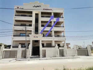 شقه فخمه 202م ثالث فني للبيع مقابل بيت البن البرازيلي بالقرب من اربد مول قراند