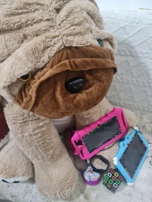 تابلت اطفال وكلب محشو