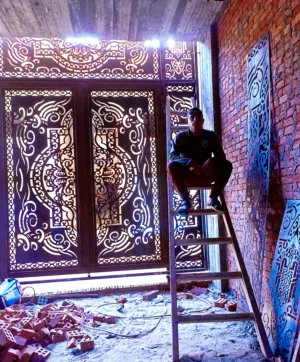 معلم حداد كريتال. لجميع شغل الحداده والحام