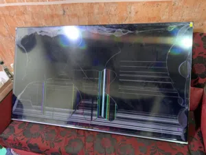 شاشه ماركه وناسه الكويتيه الحجم 65 بوصه