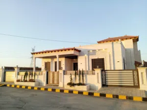 5 Bedrooms . 3 Bathrooms . 220 m23