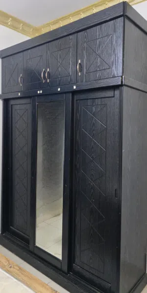 للبيع كبت كبير بو 3 أبواب سلايدنغ For sale big wardrobe