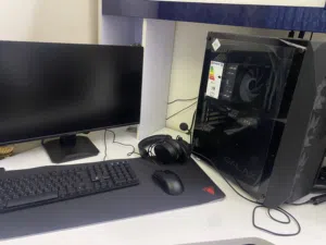 Pc للبيع مستعمل نضيف جدا