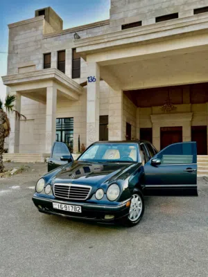 MERCEDES_BENZ E200 Model 2001