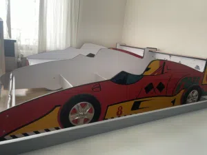 سرير أطفال للبيع