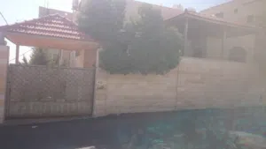 350 m2 4 Bedrooms Townhouse for Sale in Zarqa Al-Qadisyeh - Rusaifeh