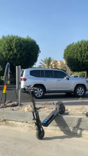 للبيع سكوتر 54 فولت وعليه بطارية اضافيه 54 فولت